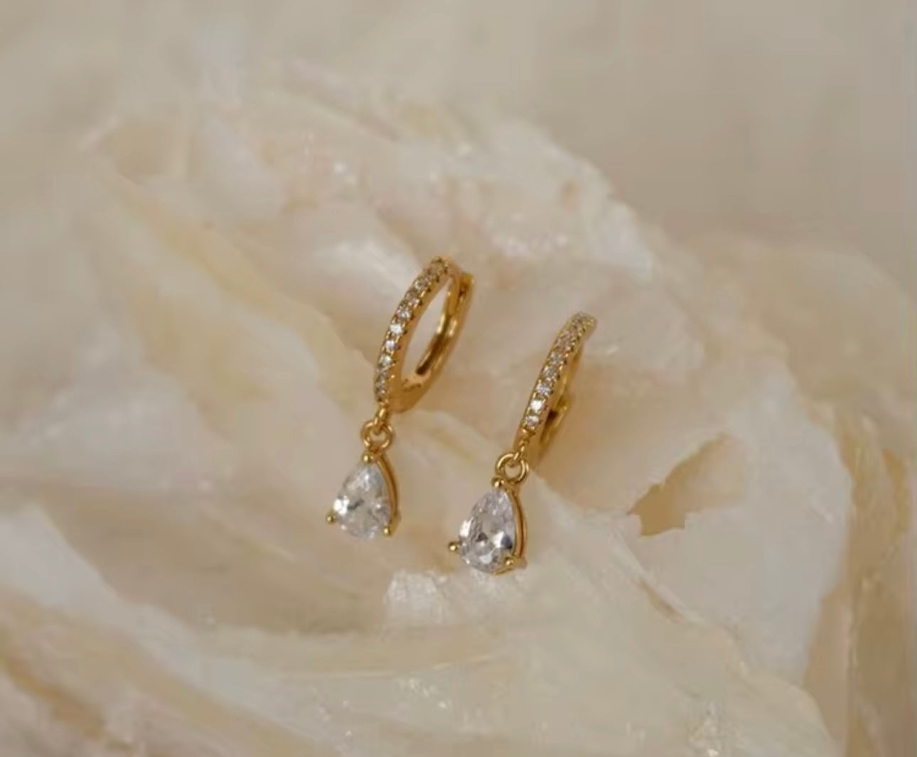 Elegant Crystal Hoop Earring kohi shop