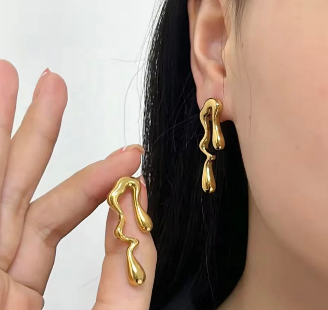 Water Drop Statement Earrings kohi