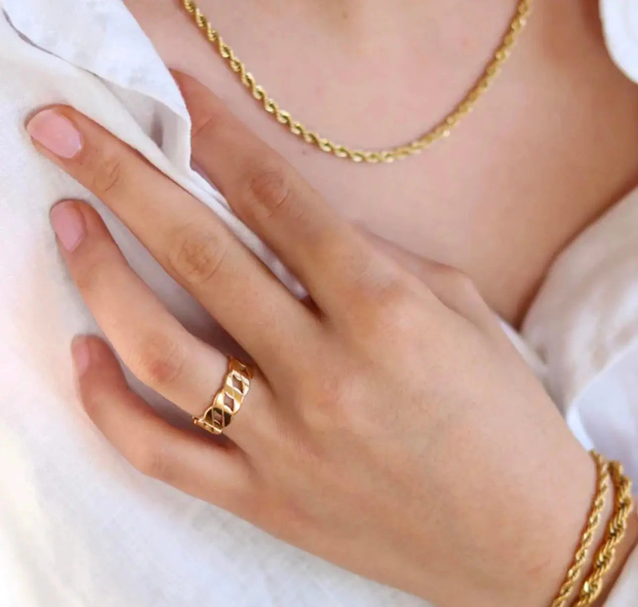 Emery- Classic Gold Band kohi