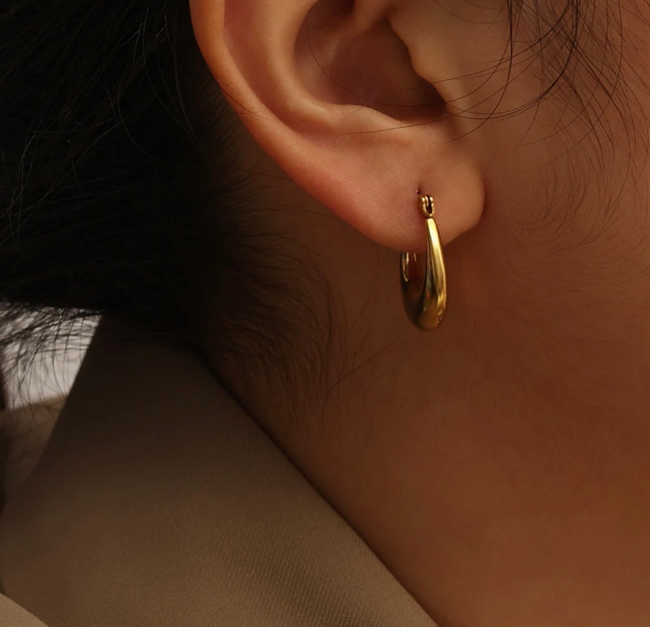 U-shaped Chunky Gold Plated Hoops kohi