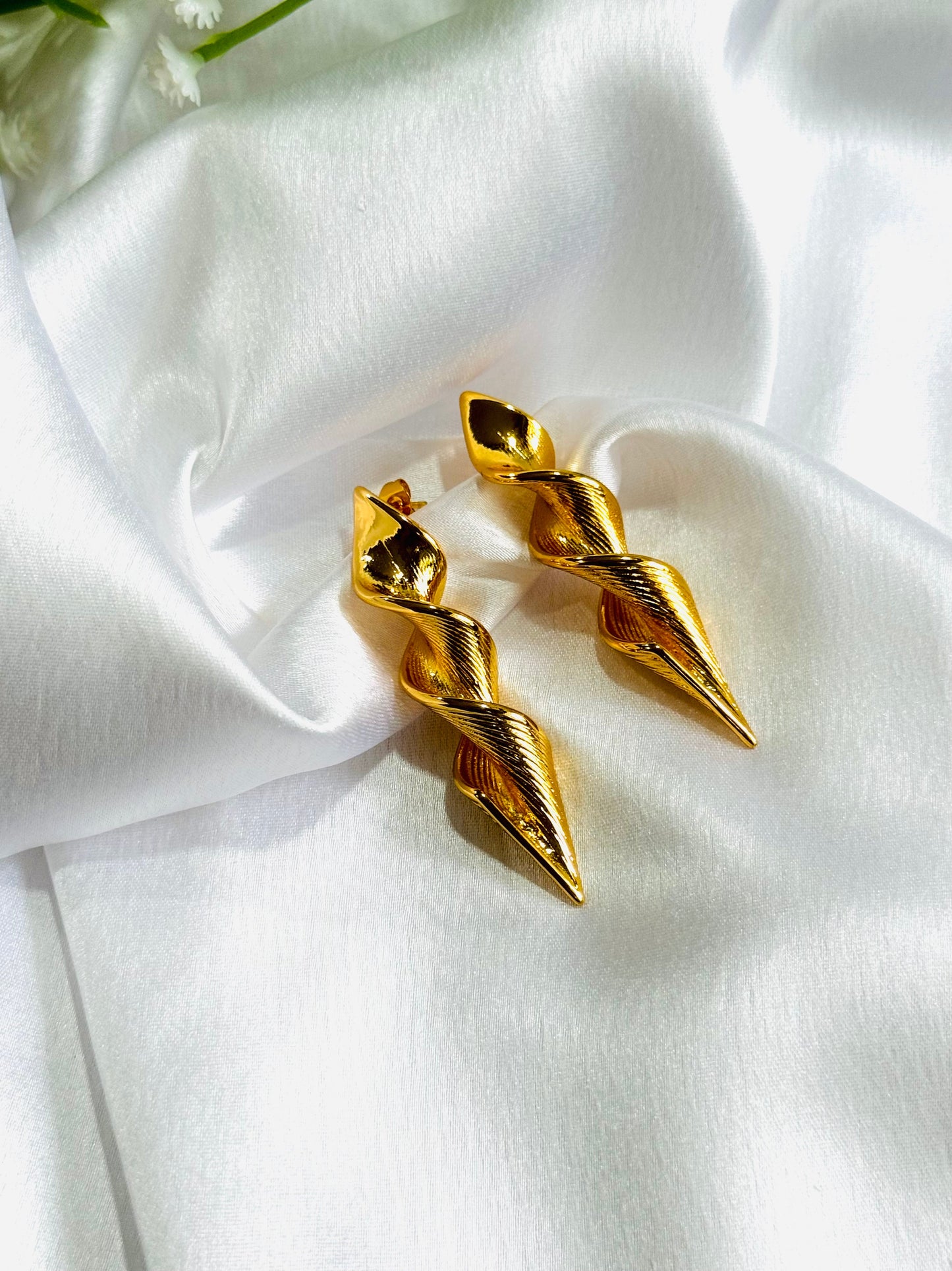 Summer Statement-Shell Earrings kohi shop