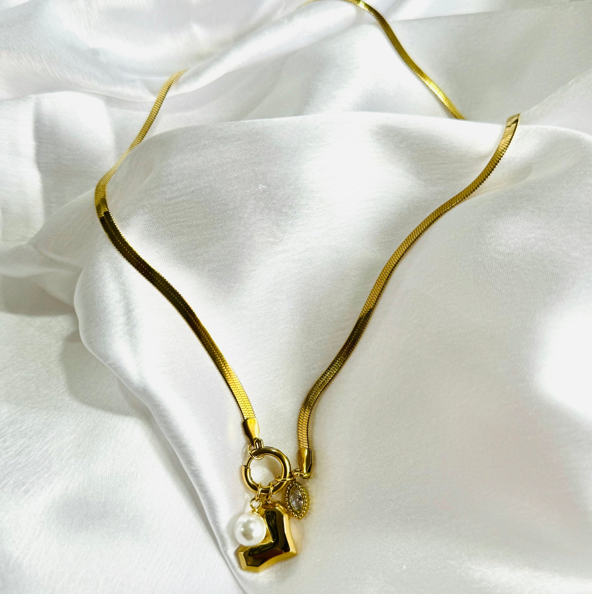 Charm necklace kohi shop
