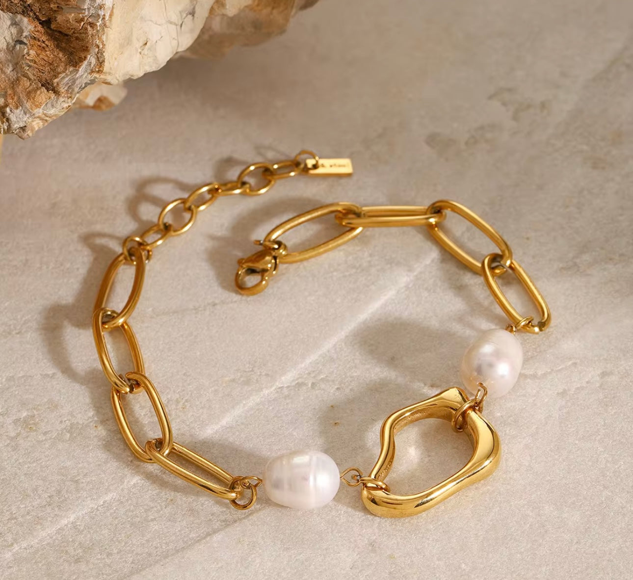 Modern Statement Bracelet kohi shop