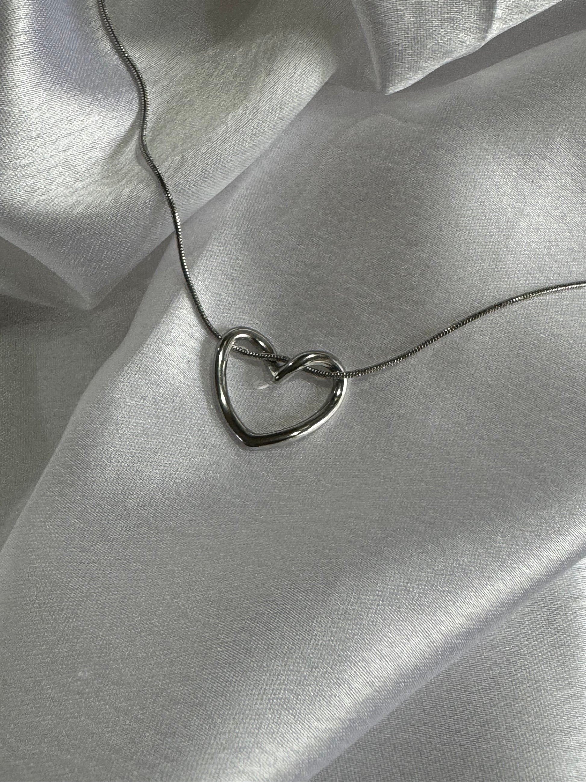 Silver Heart Necklace kohi shop