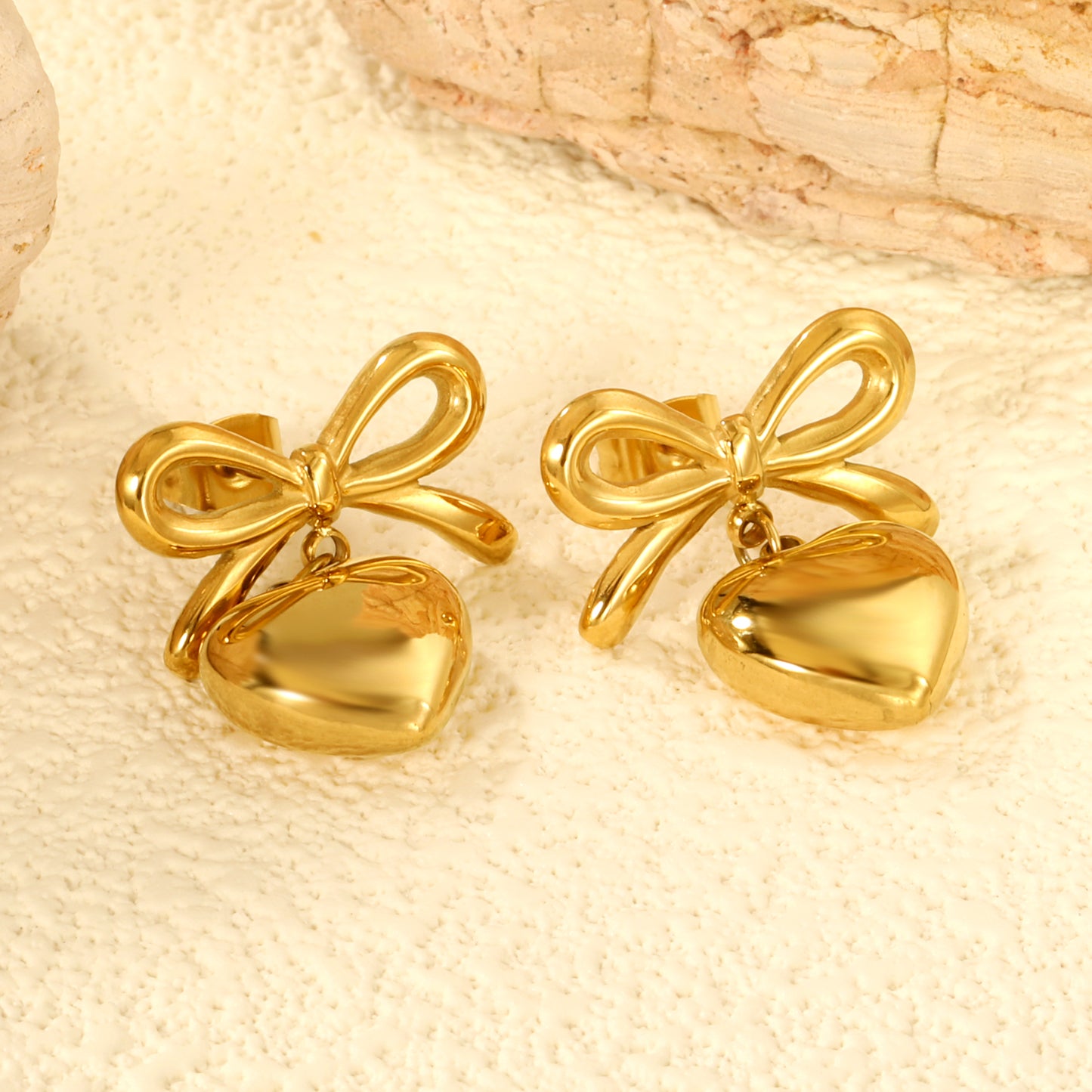 Bow earring