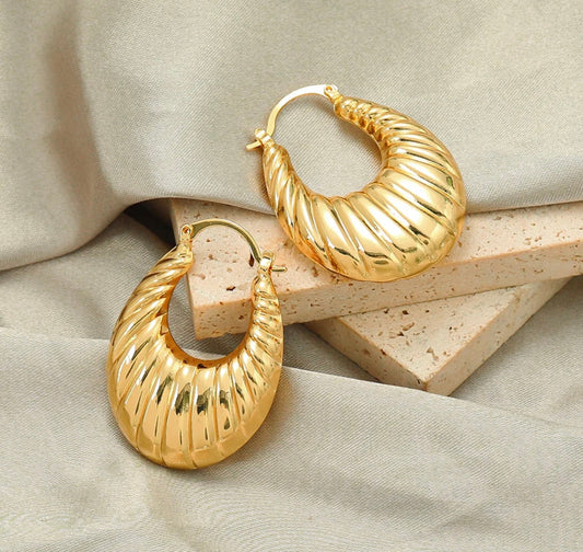 Seashell Gold plated hoops kohi