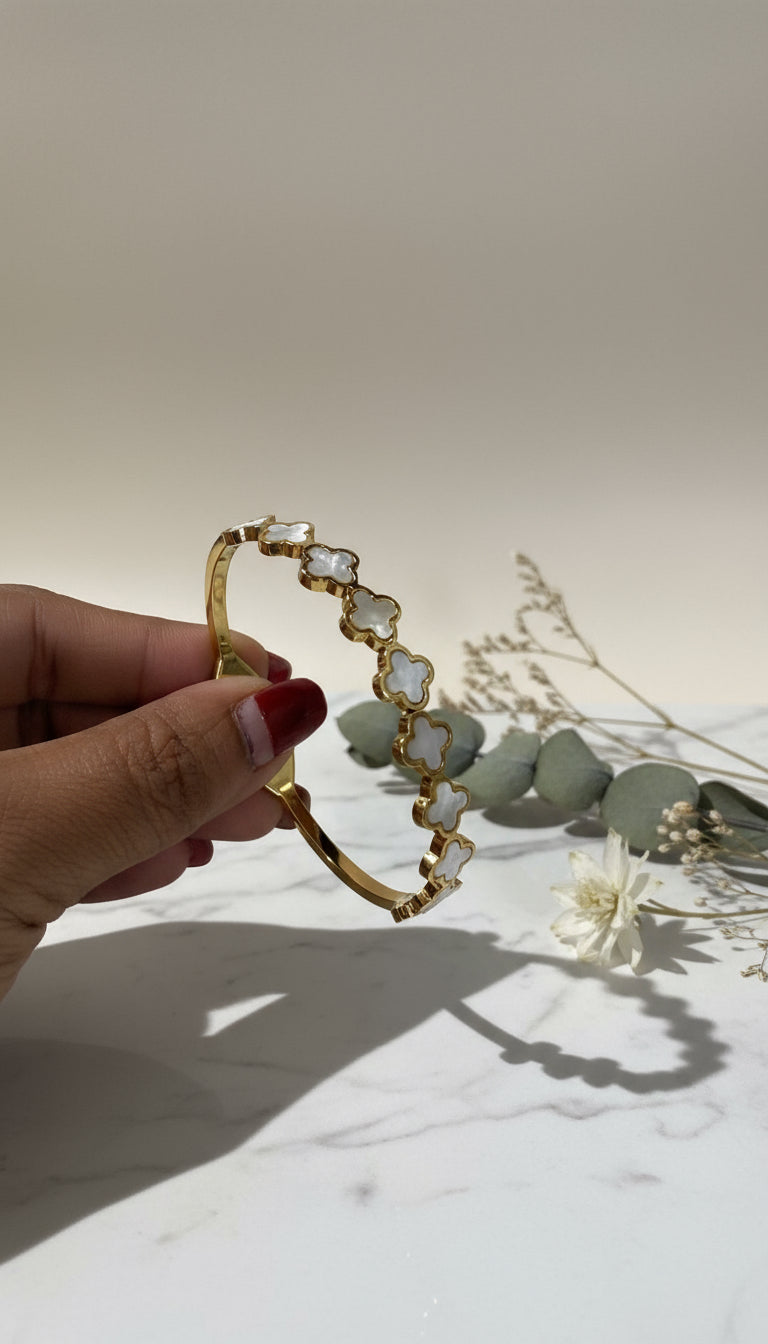 Clover bracelet
