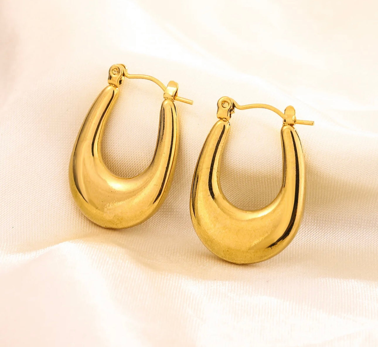 U-shaped Chunky Gold Plated Hoops kohi