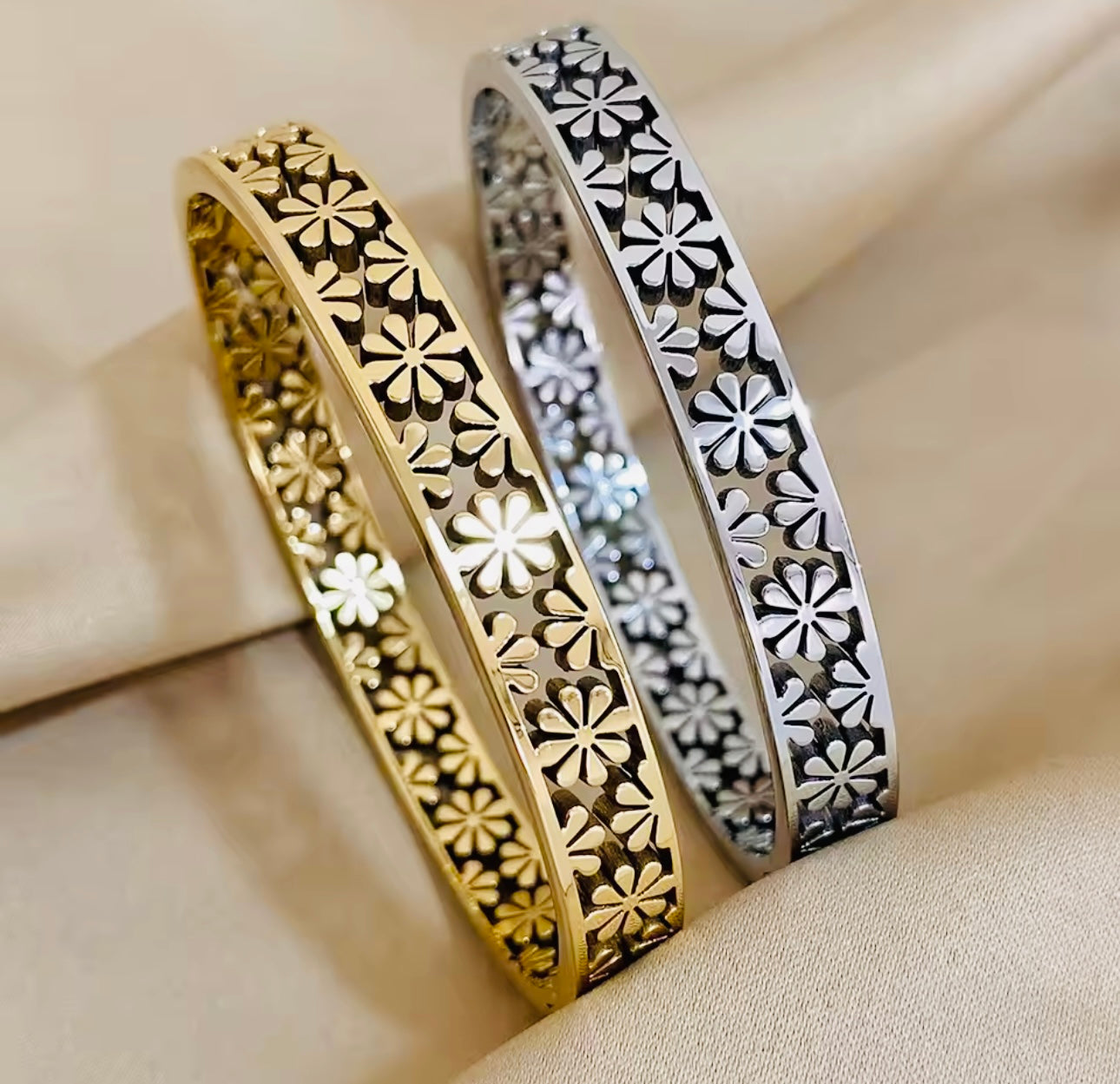 Flower bangle