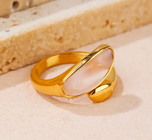 Abstact Ring kohi shop