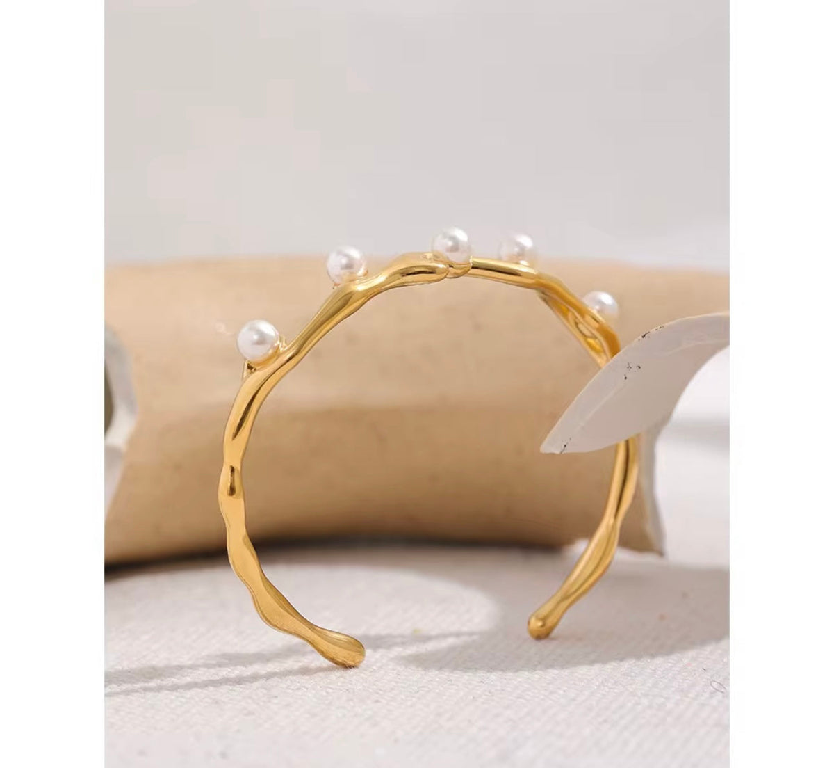 Pearly Modern Cuff Bracelet kohi shop