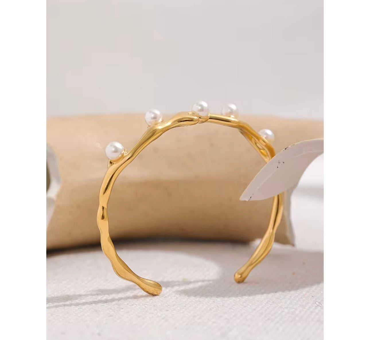 Pearly Modern Cuff Bracelet kohi shop