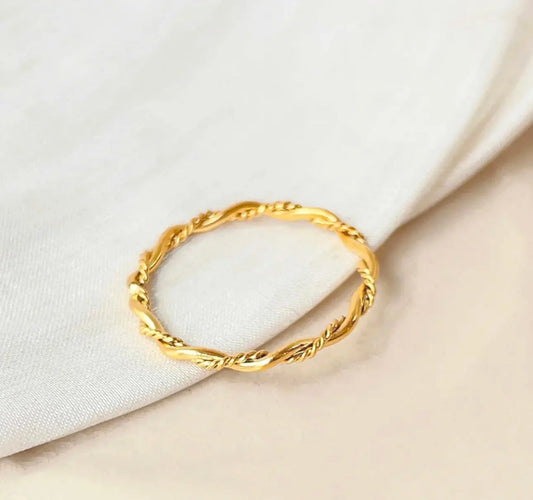 Hollis- Crown Gold Band kohi