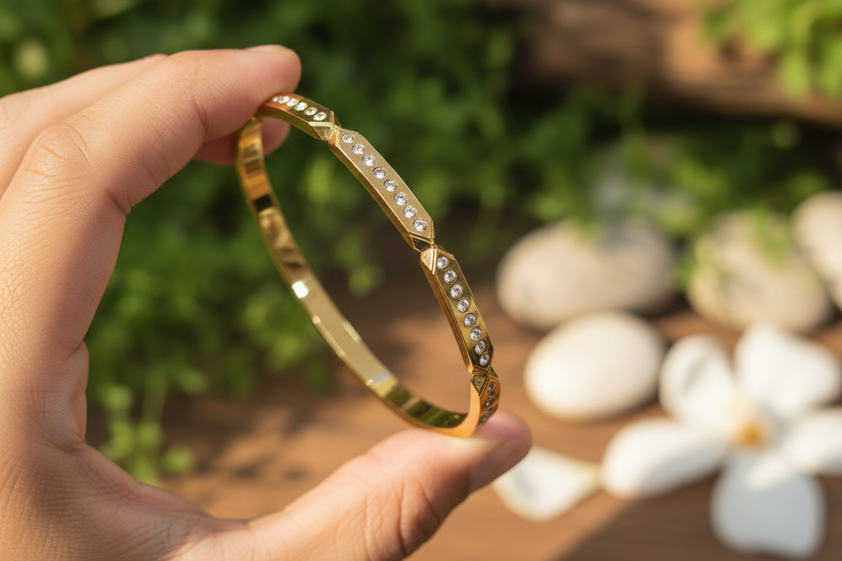 Minimal Muse Bangle