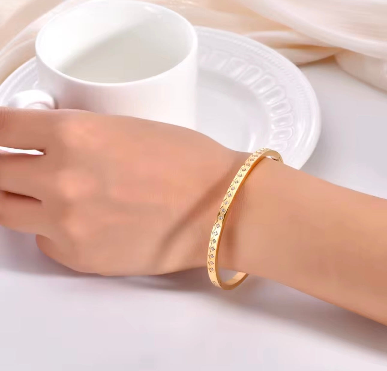 Stone Bangle Bracelet kohi