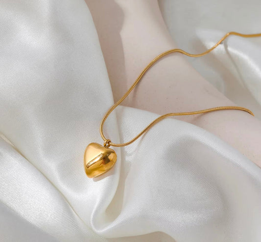 Classic Gold Heart Necklace kohi