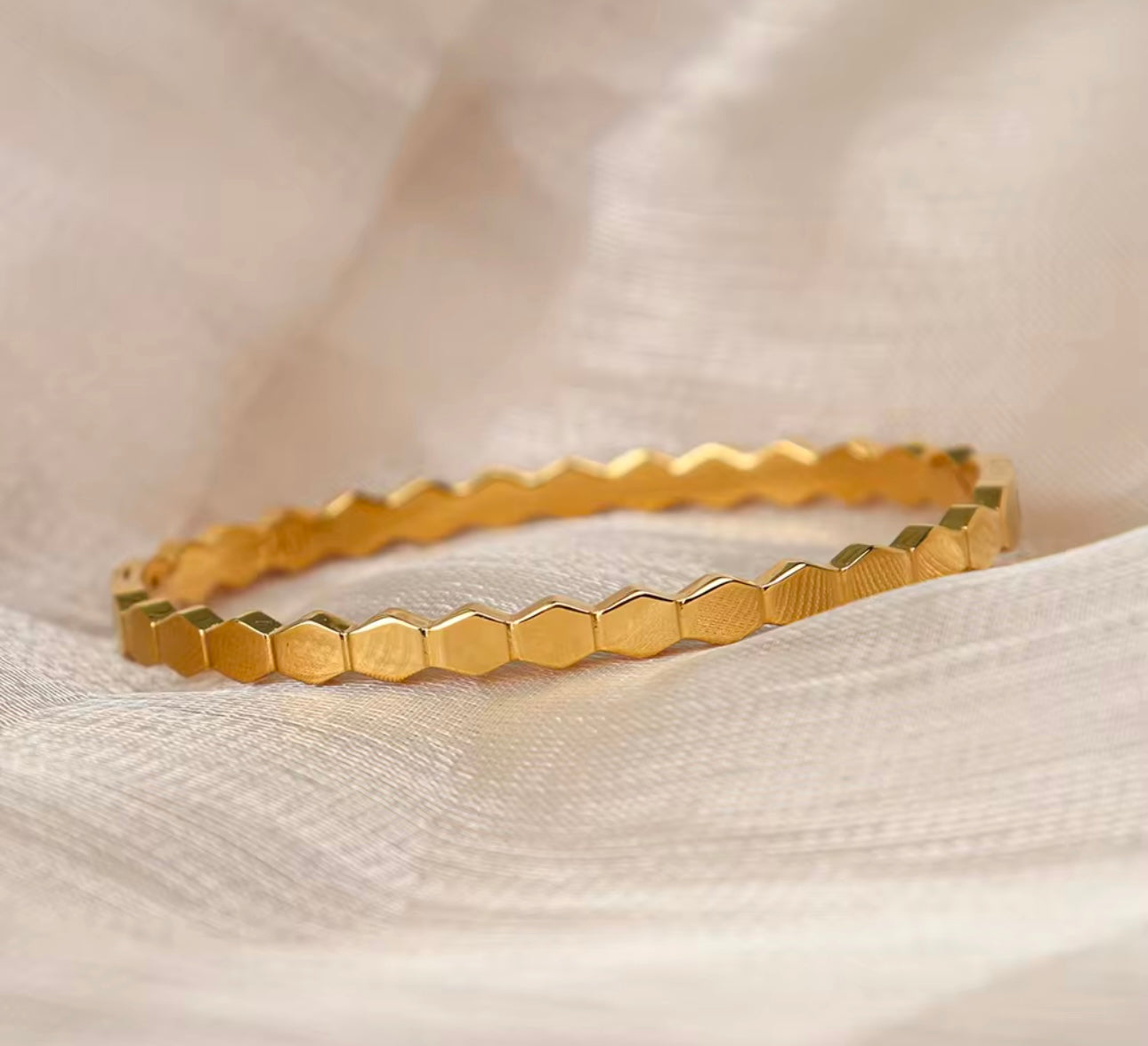 Gold Bangle Bracelet kohi