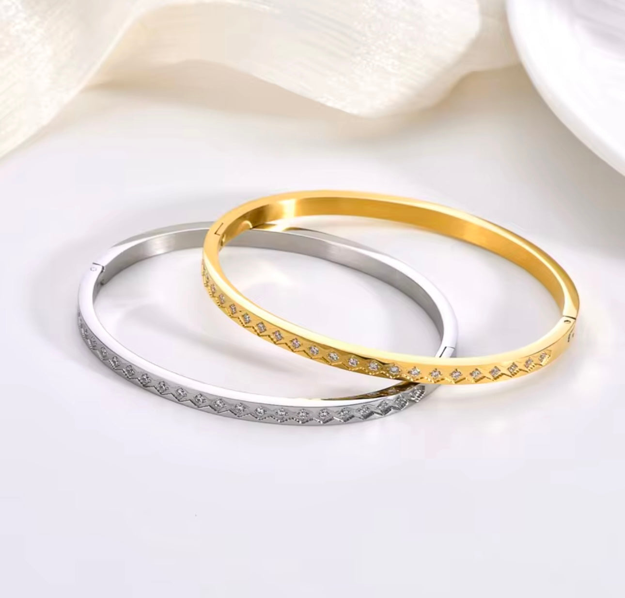 Stone Bangle Bracelet kohi