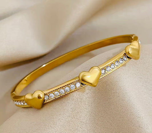 Heart Bangle kohi shop