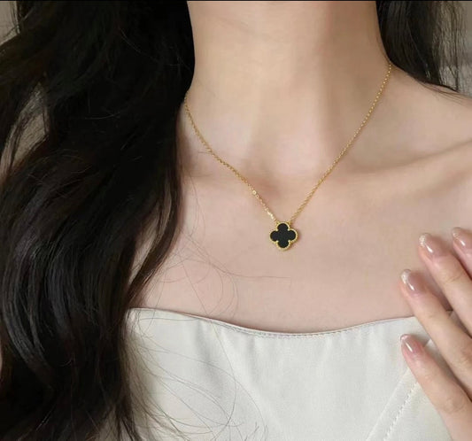 Doubt clover pendent kohi shop