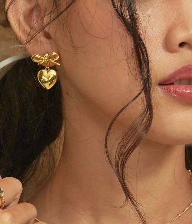 OMG HEART & BOW EARRING kohi