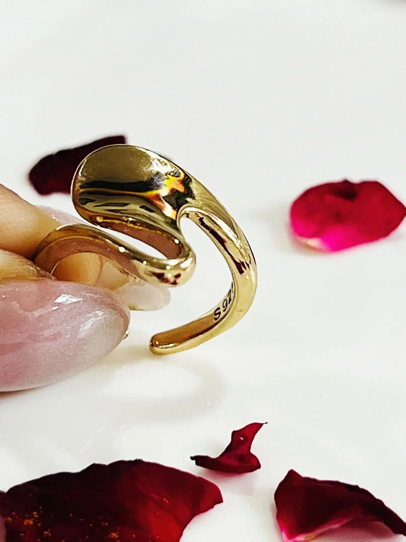 Lana- Water Wave Ring kohi