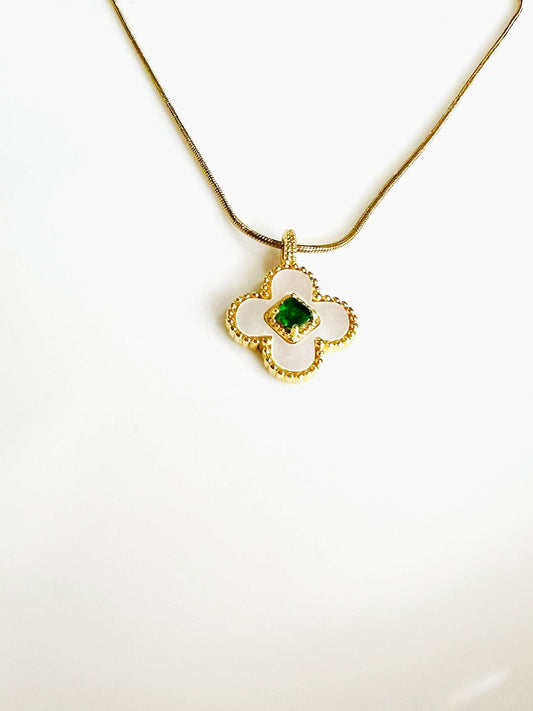 Green Zirconia Diamond Pendant kohi